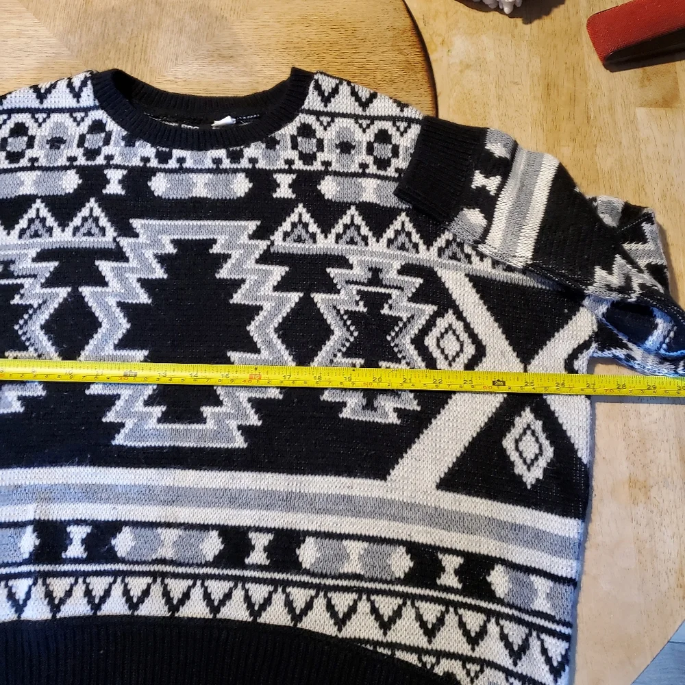 Sweater - Picture 2 of 5